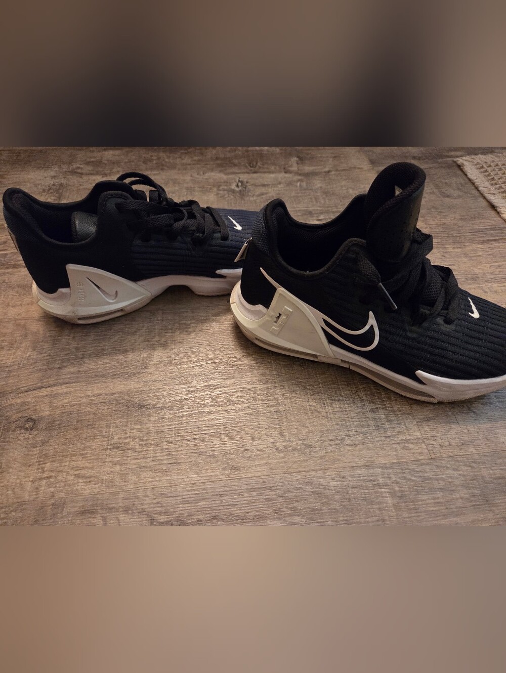 Nike LeBron Witness 6 Black Dark Obsidian White Sz 7Y